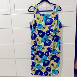 Joan Rivers lined sleeveless dress
Size 14